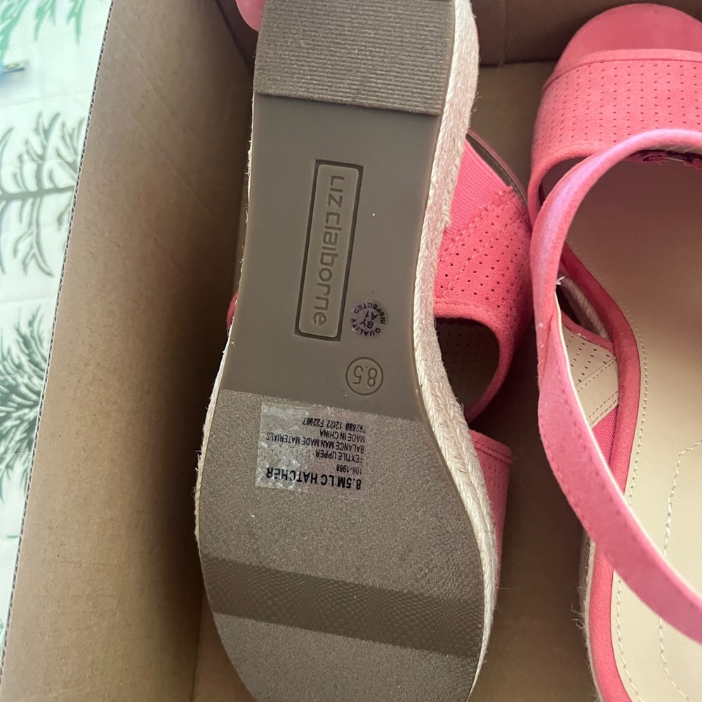 NEW! Liz Claiborne Wedge Size 8.5 - Picture 3 of 6